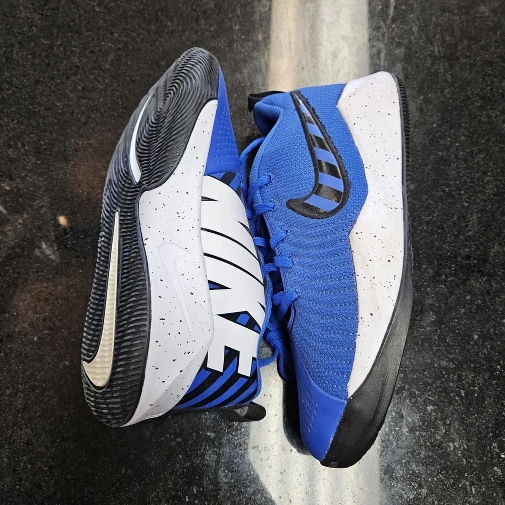 Sz 6.5 nike blue running shoes